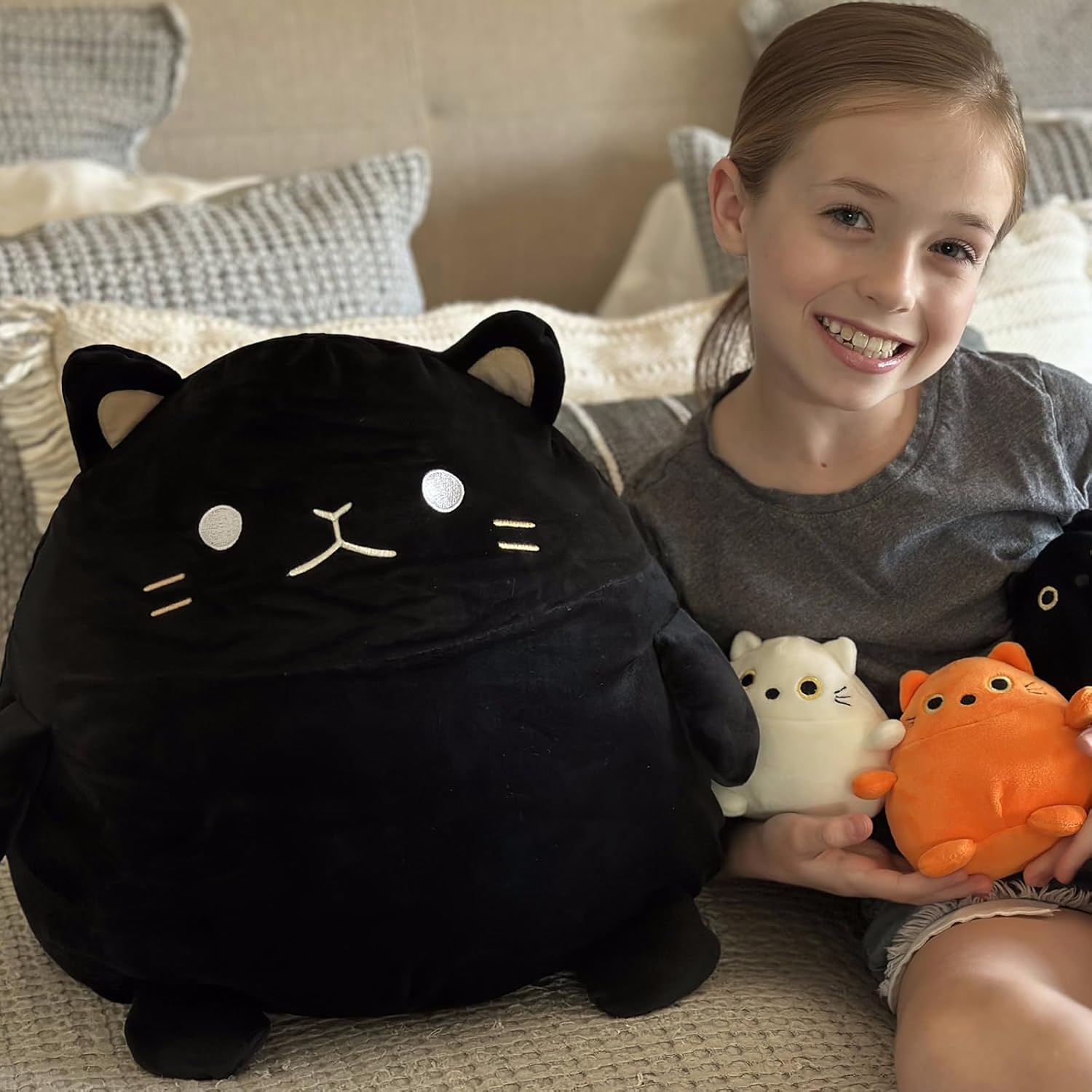 BENINY 4Pcs Cat Plush Set - Giant Black Cat Mommy 3 Baby Kittens
