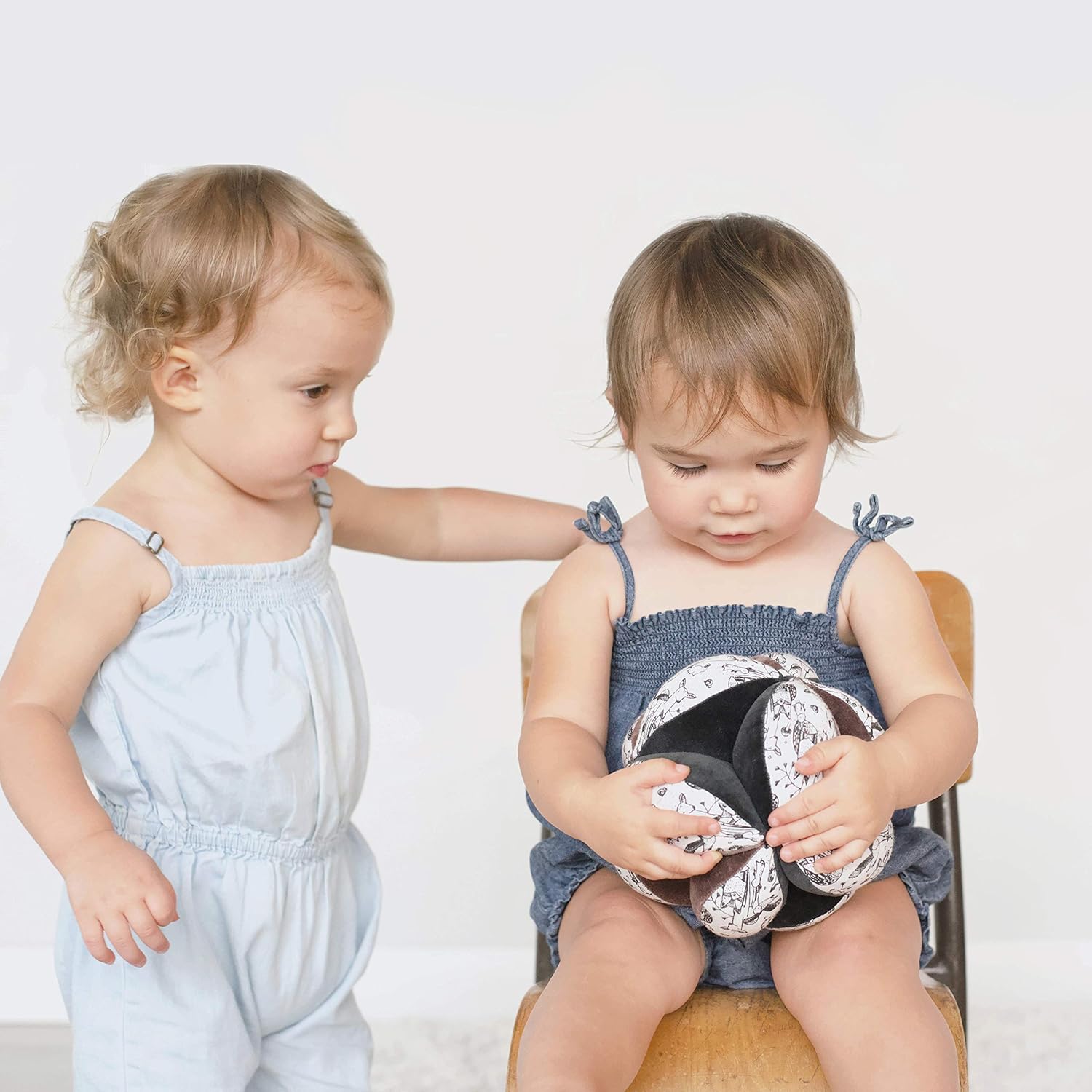 Wee Gallery Sensory Clutch Ball for Babies